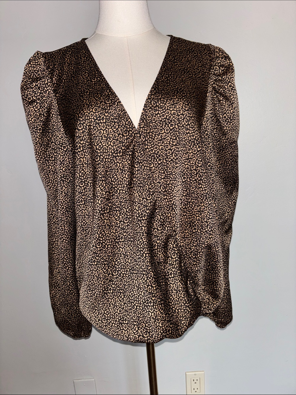 Vince Camuto Brown Leopard-Print V-Neck Blouse